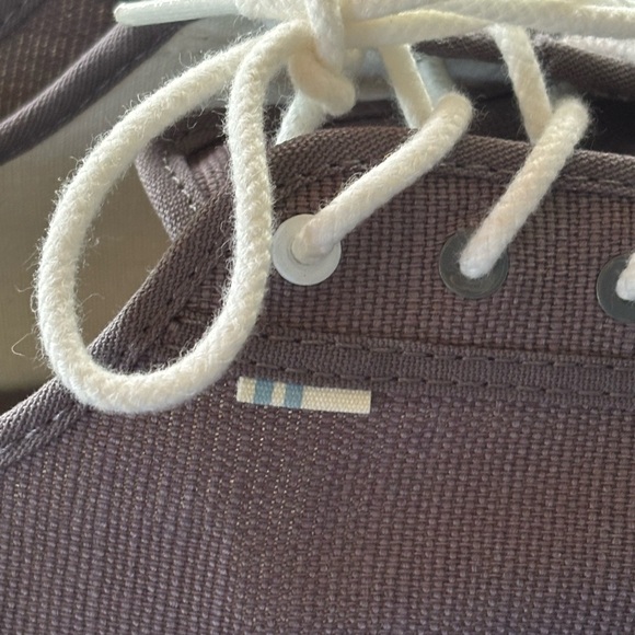 TOMS grey Carmel canvas lace up sneaker size 8.5 NWOT - Picture 4 of 7